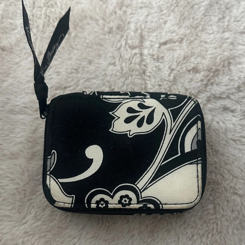 Vera Bradley Black & White Floral Zip Pill Organizer